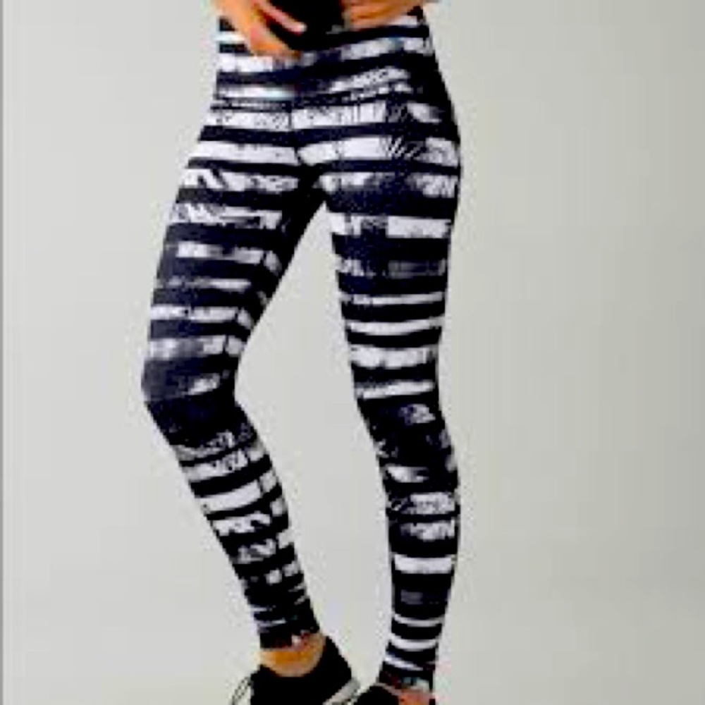 Lululemon Shady Palms Wunder Under Leggings EUC Size 4
